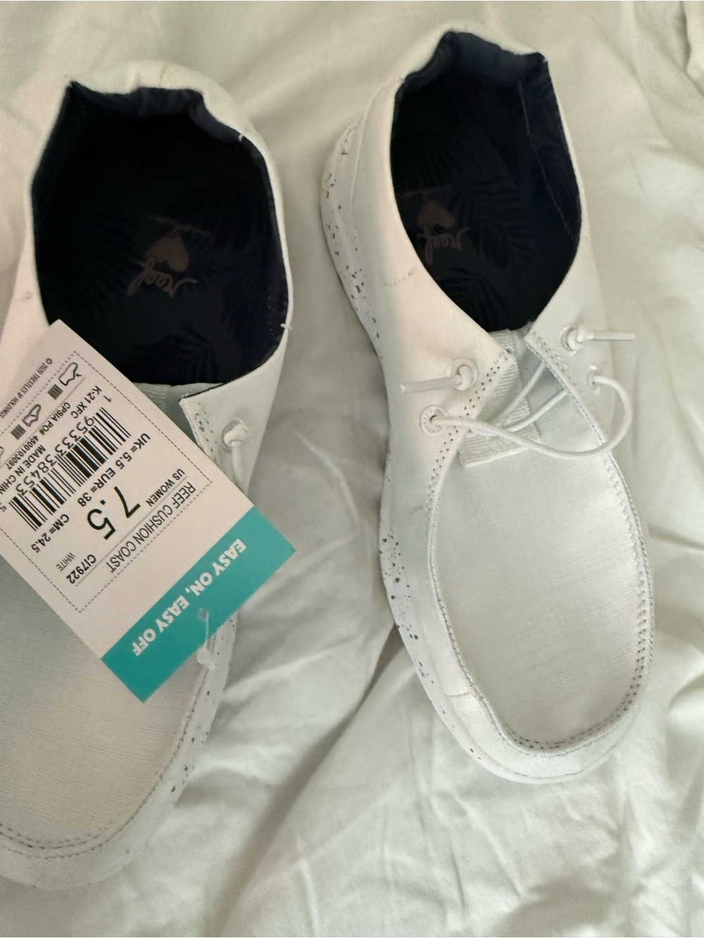 Reef White Canvas Lace-Up Casual Shoes Size 7.5